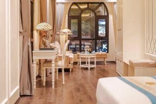Delina Castle Coffee & Hotel - Hanoi - 7