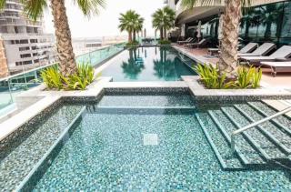 Downtown 1BR - 5 minutes to mall - panoramic pool - 7