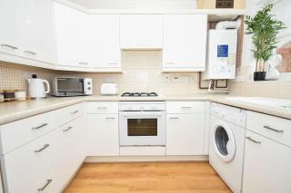 3 Bed House, Sleeps 5, Walking Distance to Centre - Liverpool - 9