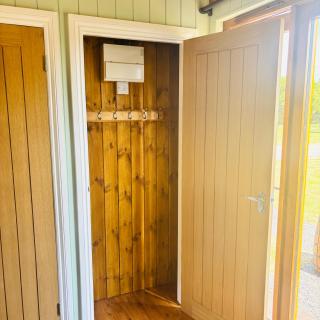 Stratford Bespoke Shepherd Hut - Snitterfield - 2
