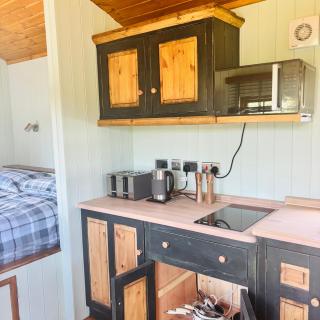Stratford Bespoke Shepherd Hut - Snitterfield - 6