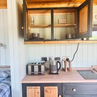 Stratford Bespoke Shepherd Hut - Snitterfield - 9