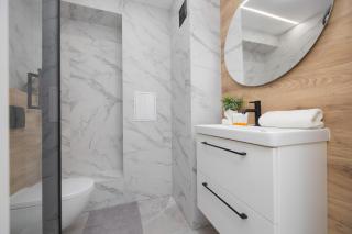 Salezego Apartment with Balcony near PGE Narodowy Warsaw by Noclegi Renters - Warschau - 1