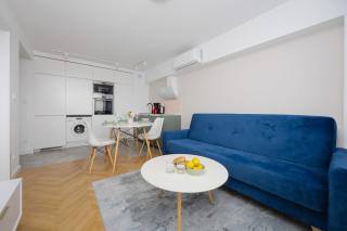 Salezego Apartment with Balcony near PGE Narodowy Warsaw by Noclegi Renters - 7