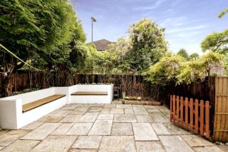 2 Bedroom Flat with Garden - Pinner - 4