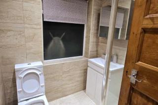 2 Bedroom Flat with Garden - Pinner - 4