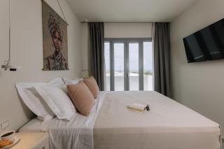 Naxos Finest Villa with Private Pool and Hot Tub at MIKRI VIGLA, Naxos - 9