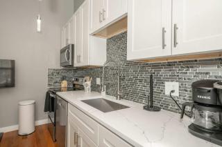 Findlay Market Suite 1 - For 2 - Cincinnati - 3