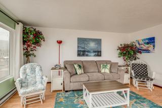 Quaint Rockaway Beach Gem Walk to Shore! - Rockaway Beach - 5