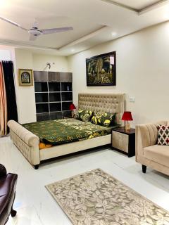 Baba's Inn - - 2