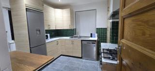 2 Bedroom Flat with Garden - Pinner - 6