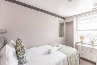 Charming 3BR Cottage Near Windsor and Sights - Datchet - 4