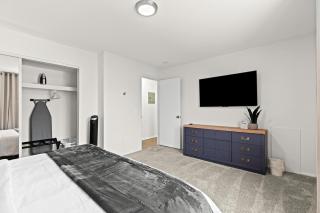 Charming & Spacious 1BR Upper Flat in Royal Oak - Royal Oak - 8