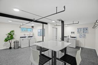 Charming & Spacious 1BR Upper Flat in Royal Oak - Royal Oak - 6