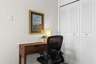 Charming & Spacious 1BR Upper Flat in Royal Oak - Royal Oak - 5