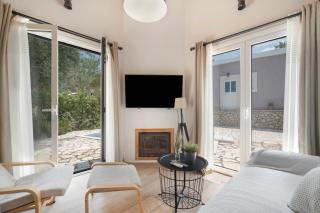 Stathis Suite - Exanthia - 6