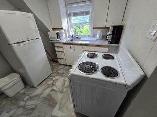 Cozy downtown one bedroom free parking - Kingston - 3