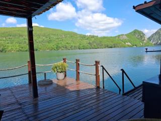 Victoria lake house - 2