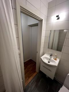 Small studio apartment in the city center - Trollhättan - 6