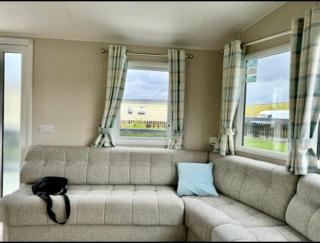 5 Minutes Walk From Beach , Accessible Pet Friendly Caravan With Hot Tub On Coastfields Holiday Village - Skegness - 6