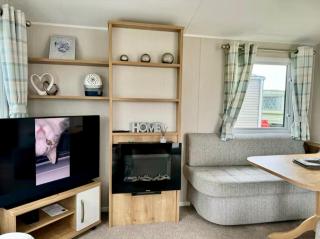 5 Minutes Walk From Beach , Accessible Pet Friendly Caravan With Hot Tub On Coastfields Holiday Village - Skegness - 5
