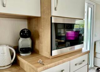5 Minutes Walk From Beach , Accessible Pet Friendly Caravan With Hot Tub On Coastfields Holiday Village - Skegness - 1