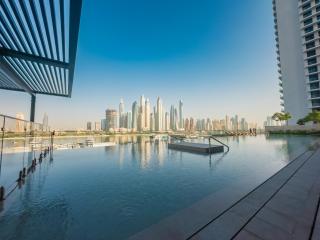 Brand new 1BR Stunning Beach View Emaar Beachfront - 9