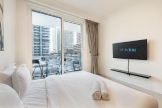 Brand new 1BR Stunning Beach View Emaar Beachfront - 7
