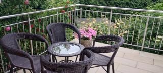 Przytulny Apartament z Parkingiem na przedmieściach Wrocławia by Noclegi Renters - Bielany Wrocławskie - 7
