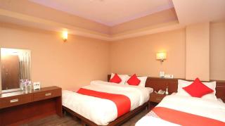 Hotel Om - - 2