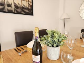3Bedroom Modern house, Free Parkings, WiFi, Spacious, Near JR hospital and centre - Oxford - 3