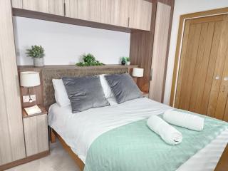 3Bedroom Modern house, Free Parkings, WiFi, Spacious, Near JR hospital and centre - Oxford - 2