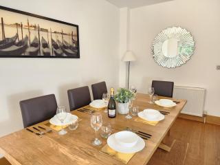3Bedroom Modern house, Free Parkings, WiFi, Spacious, Near JR hospital and centre - Oxford - 8