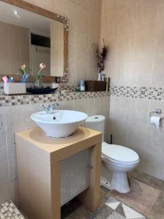 Rayyan Inn Premium Room For Family & Solo in Birmingham - Birmingham - 3