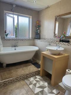 Rayyan Inn Premium Room For Family & Solo in Birmingham - Birmingham - 4