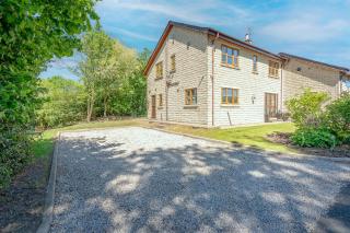 Pendle View Gatehouse Lakeside Stay - Pendleton - 9