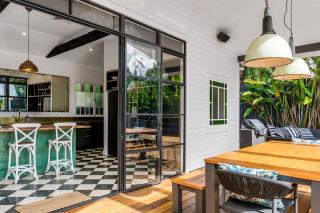 Luxury Family Estate l Pet Friendly l Nova Escapes - 1