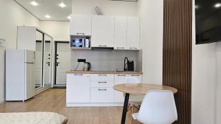 Светлая и уютная студия рядом с Мегой, Арбатом - Almaty - 1