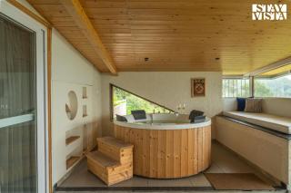 StayVista at The Ever House with Bonfire, Jacuzzi, Bathtub - - 3