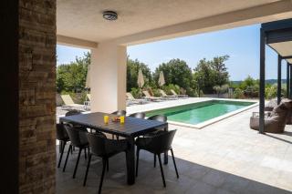 Villa Quinta by Briskva - 4