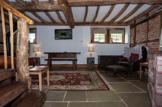 Treehouse Cottage Spa Retreat - 4