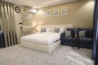 استديو مصمم بديكور عصري - Riad - 2