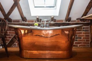 Treehouse Cottage Spa Retreat - 7