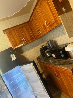 B- Luxe home - Entebbe - 8