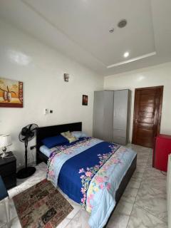 Shortlet an retail - Ikate - 2