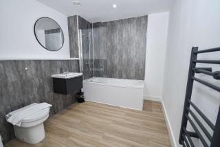 Modern & Spacious 2 Bedroom Liverpool Apartment - Liverpool - 6