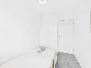 Short Stay in Wolverhampton - Fallings Park - 8