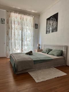 Loft 10 Cozy Apartment - Tbilisi - 6