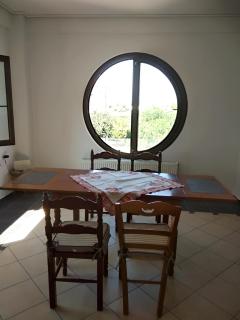 Balcony Bliss Retreat- Family Friendly - Mytilini - 7