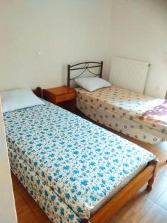Balcony Bliss Retreat- Family Friendly - Mytilini - 6
